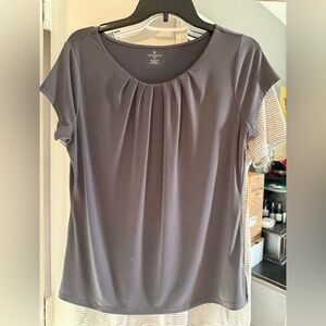 Worthington Charcoal Scoop Neck Pleated Short Sleeve Top